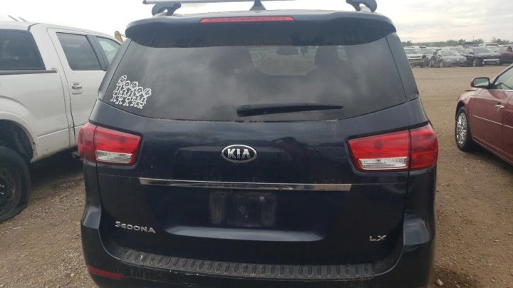KIA Sedona LX 2015
