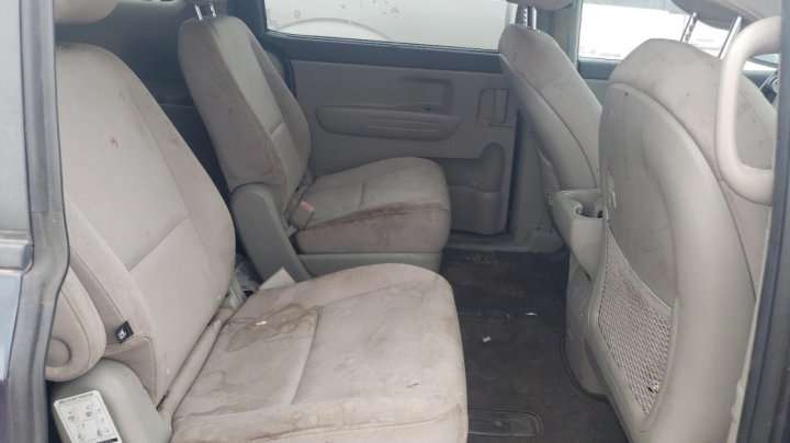 KIA Sedona LX 2015