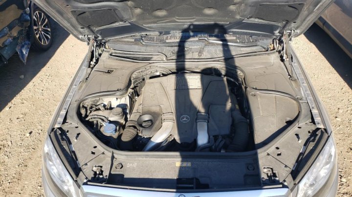 Mercedes-Benz S-Class 550 4MATIC 2015