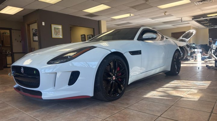 Jaguar F-Type R 2015