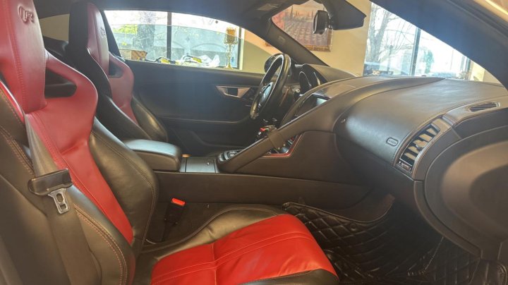 Jaguar F-Type R 2015