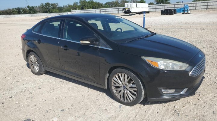 Ford Focus TITANIUM 2015