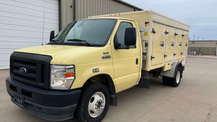 Ford ECONOLINE E450 SUPER DUTY CUTAWAY VAN 2021