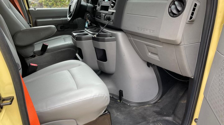 Ford ECONOLINE E450 SUPER DUTY CUTAWAY VAN 2021
