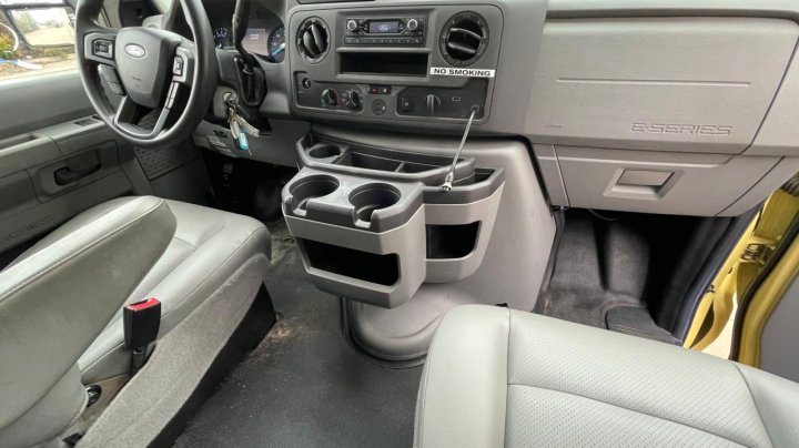 Ford ECONOLINE E450 SUPER DUTY CUTAWAY VAN 2021
