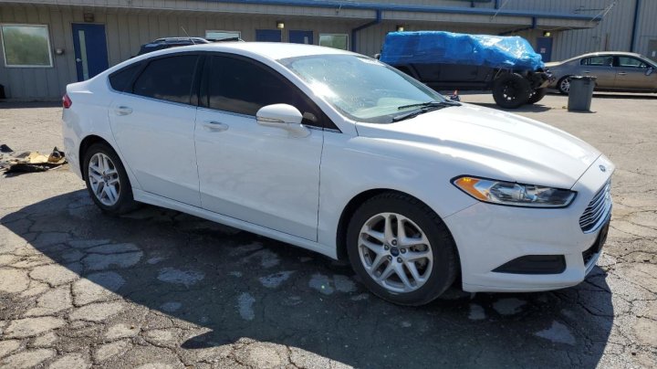Ford FUSION SE 2016