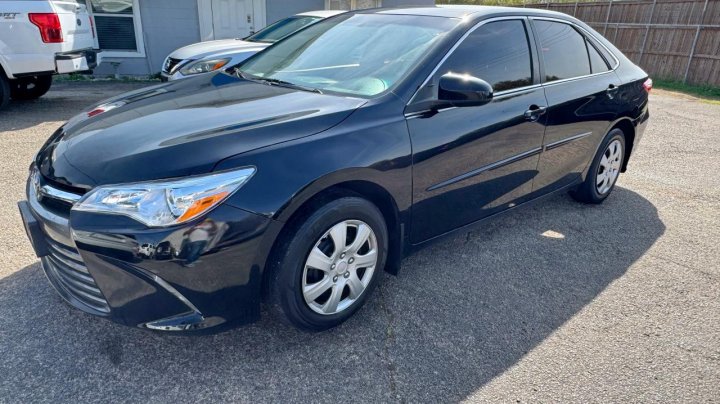 Toyota Camry LE 2017