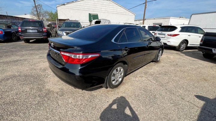 Toyota Camry LE 2017