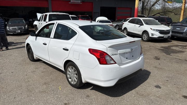 Nissan Versa S 2019