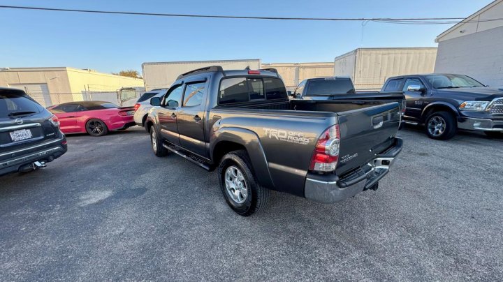 Toyota TACOMA DOUBLE CAB 2015