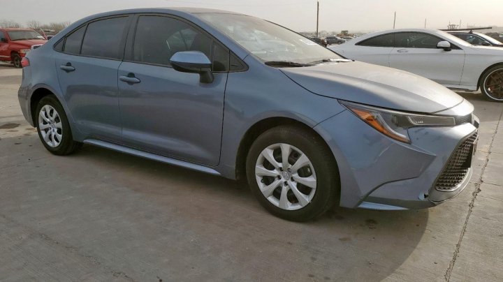 Toyota Corolla LE 2022