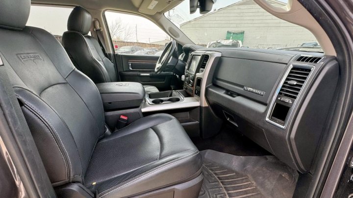 RAM 1500 LARAMIE 2016