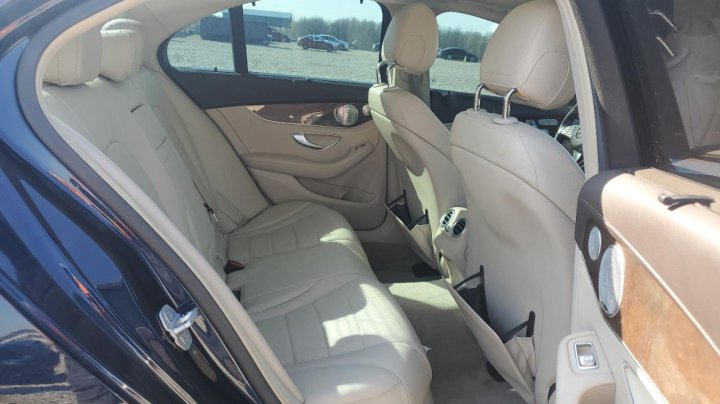 Mercedes-Benz C-Class 300 4MATIC 2015