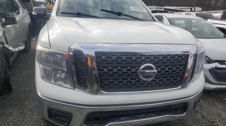 Nissan Titan S 2017