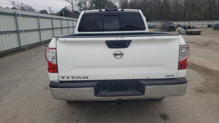 Nissan Titan S 2017
