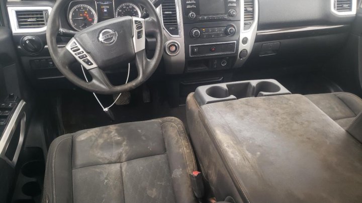 Nissan Titan S 2017