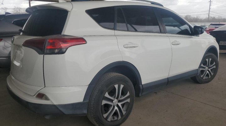 Toyota RAV4 LE 2016