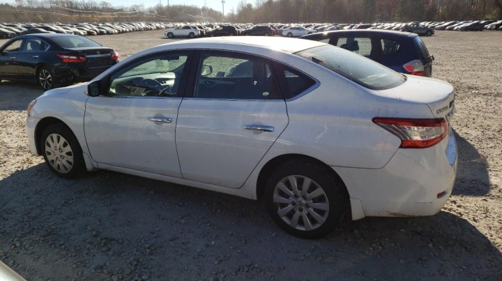 Nissan Sentra S 2015