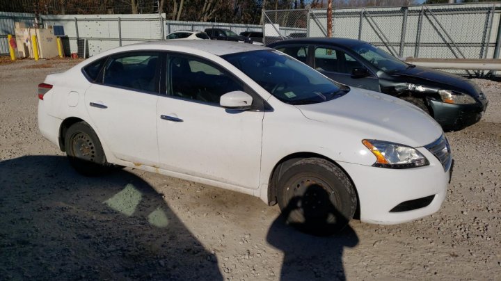 Nissan Sentra S 2015
