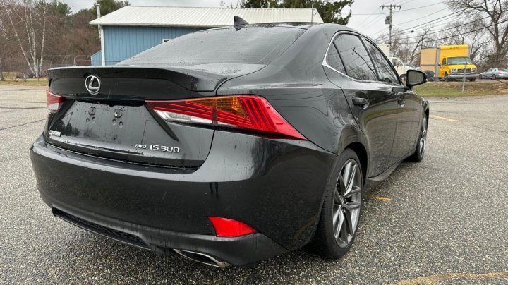 Lexus IS 300 2019