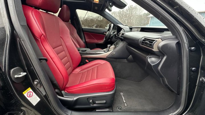 Lexus IS 300 2019