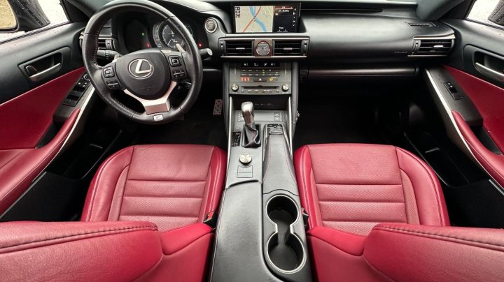 Lexus IS 300 2019
