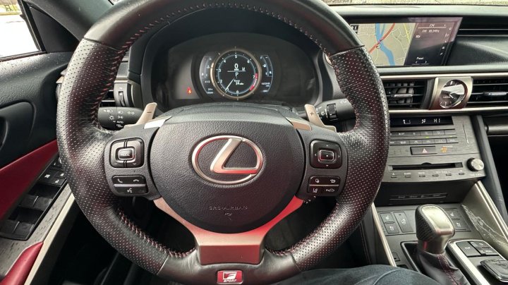 Lexus IS 300 2019