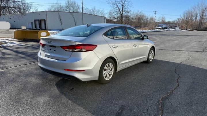 Hyundai Elantra SE 2017