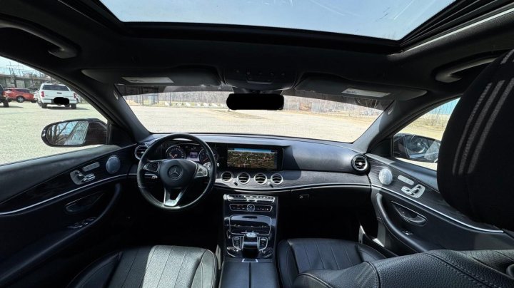 Mercedes-Benz E-Class 300 4MATIC 2017