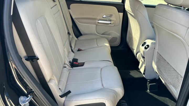 Mercedes-Benz GLB-Class 250 2020
