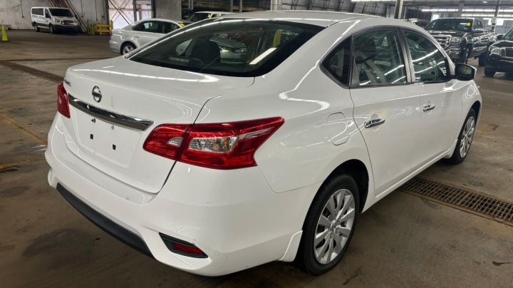 Nissan Sentra S 2017