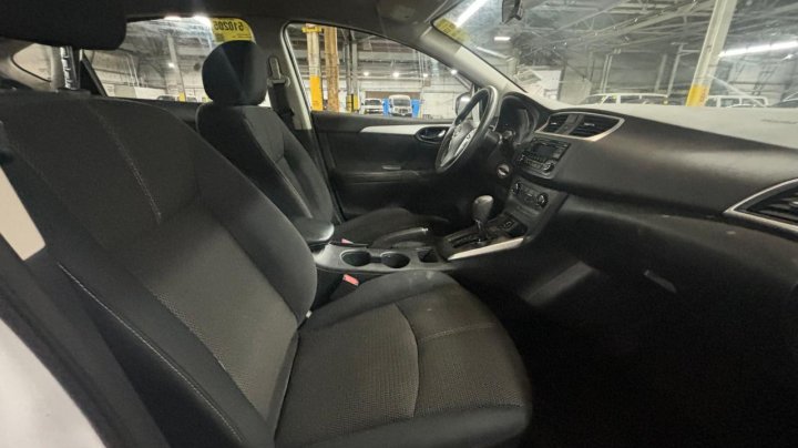Nissan Sentra S 2017
