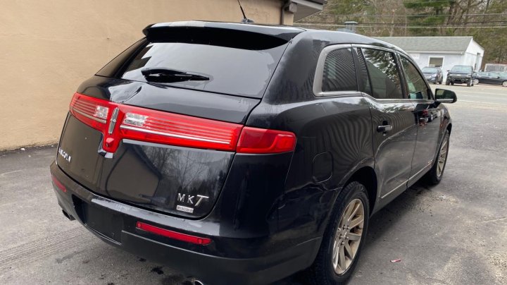 Lincoln MKT  2016