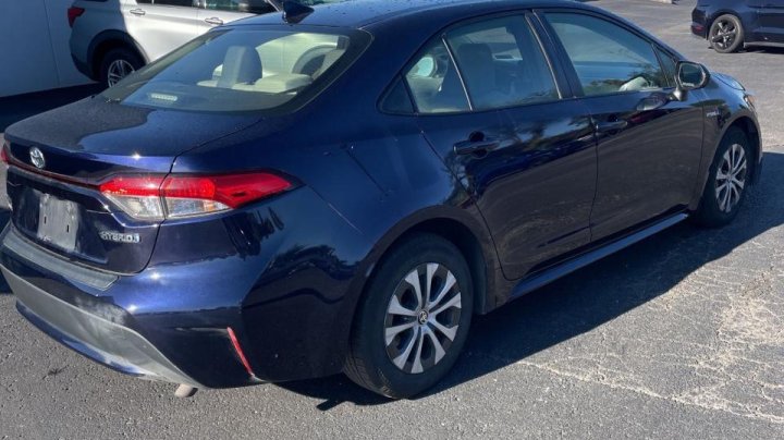 Toyota Corolla LE 2021