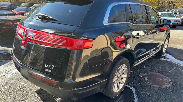 Lincoln MKT  2018