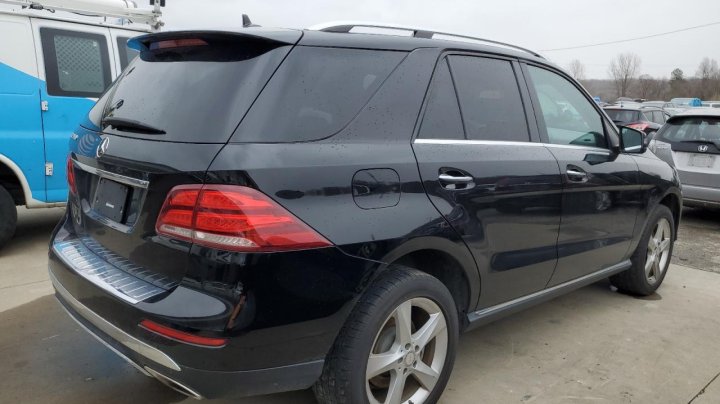 Mercedes-Benz GLE-Class 350 2016
