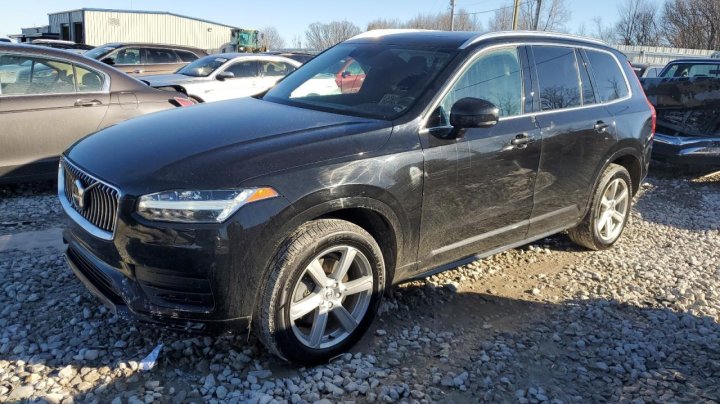 Volvo XC90 T5 MOMENTUM 2022