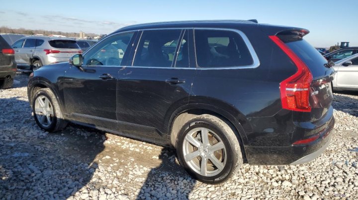Volvo XC90 T5 MOMENTUM 2022