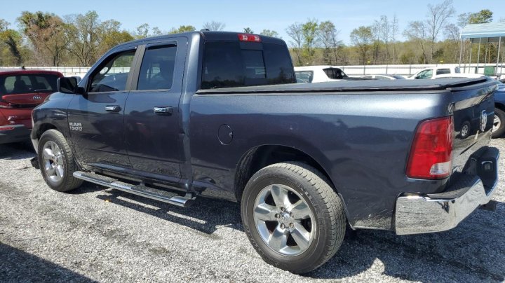 RAM 1500 SLT 2015