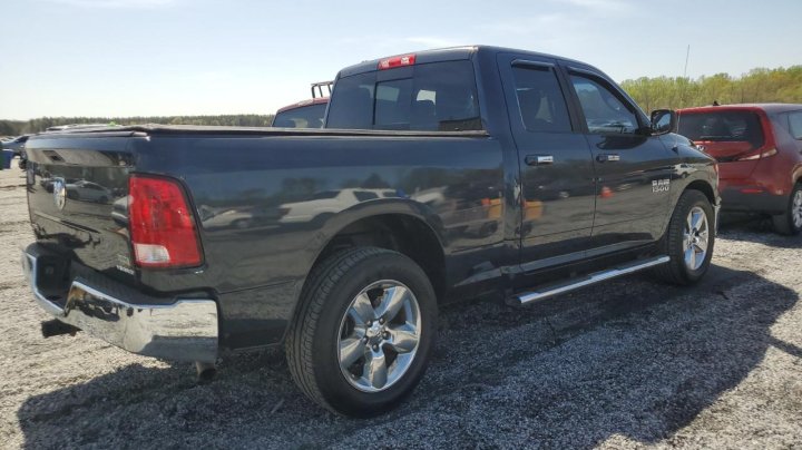 RAM 1500 SLT 2015
