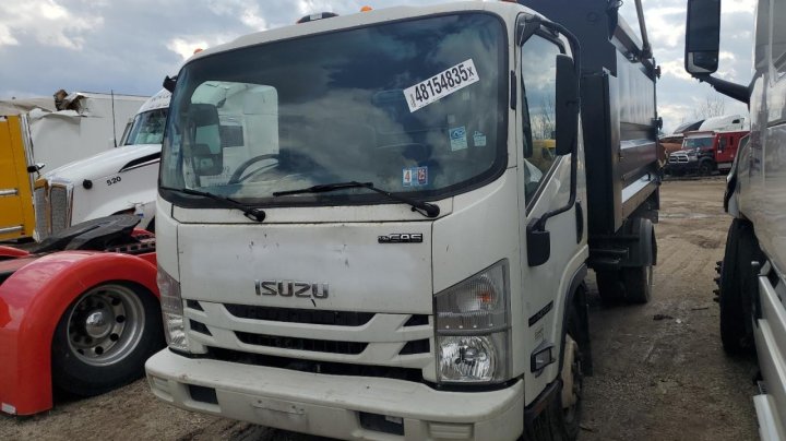 Isuzu NPR  2017