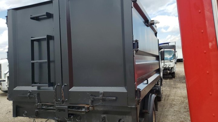 Isuzu NPR  2017