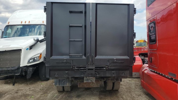 Isuzu NPR  2017