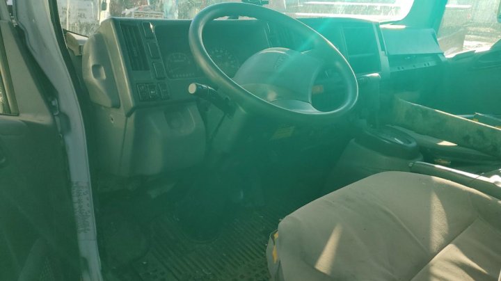 Isuzu NPR  2017