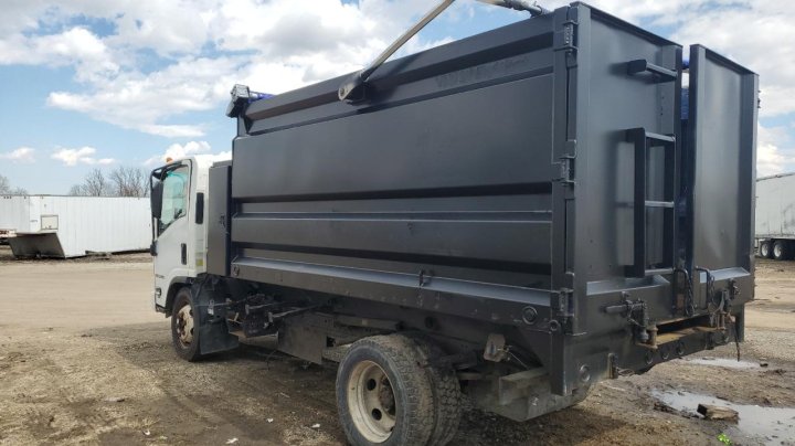 Isuzu NPR  2016