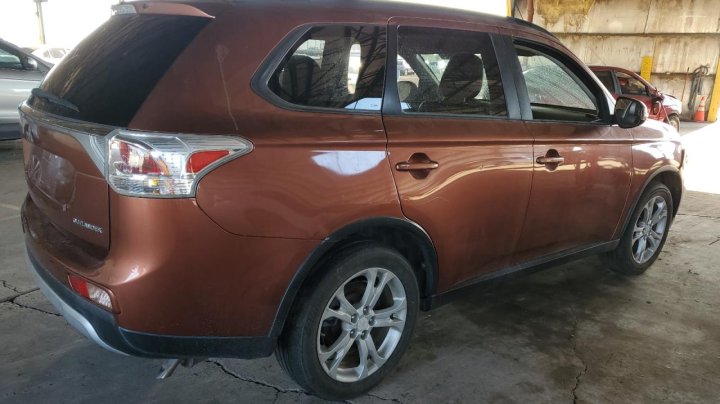 Mitsubishi Outlander SE 2015