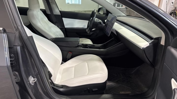 Tesla Model 3  2018
