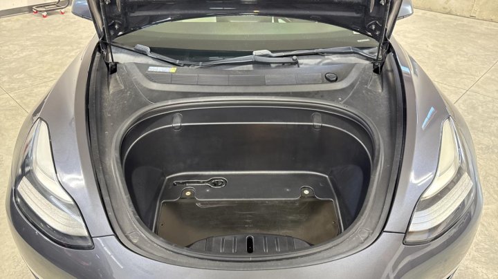 Tesla Model 3  2018