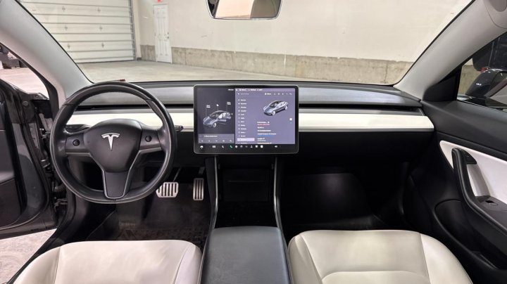 Tesla Model 3  2018