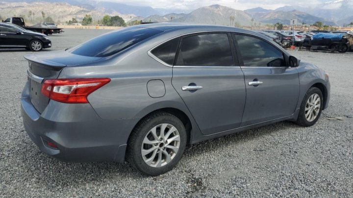 Nissan Sentra S 2017